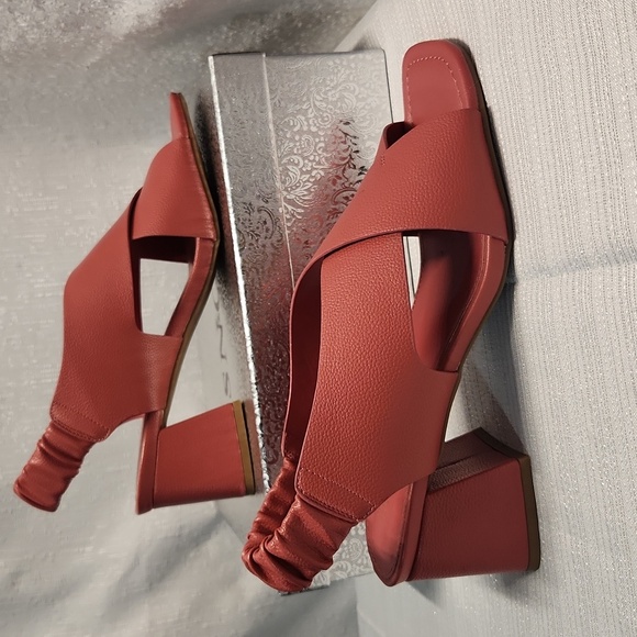 REACTION KENNT COLE SIZE 9 1/2 Elegant Red Women's Heeled Sandals - Picture 1 of 7